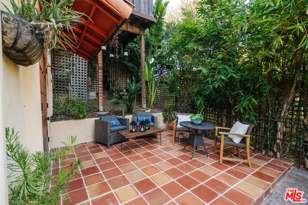 $1,999,000 | 3247 Bennett Drive, Los Angeles, CA 90068