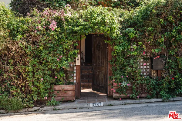 $1,999,000 | 3247 Bennett Drive, Los Angeles, CA 90068