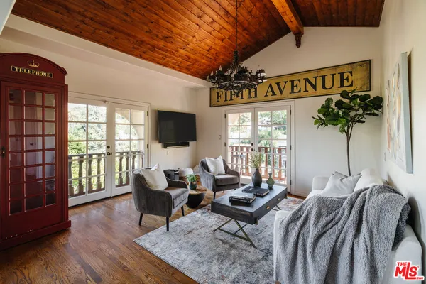 $1,999,000 | 3247 Bennett Drive, Los Angeles, CA 90068