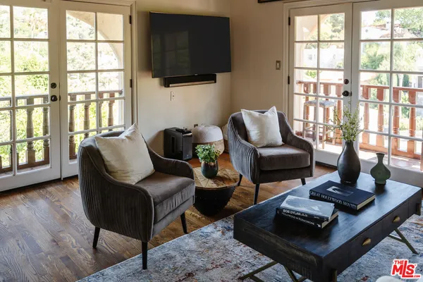 $1,999,000 | 3247 Bennett Drive, Los Angeles, CA 90068