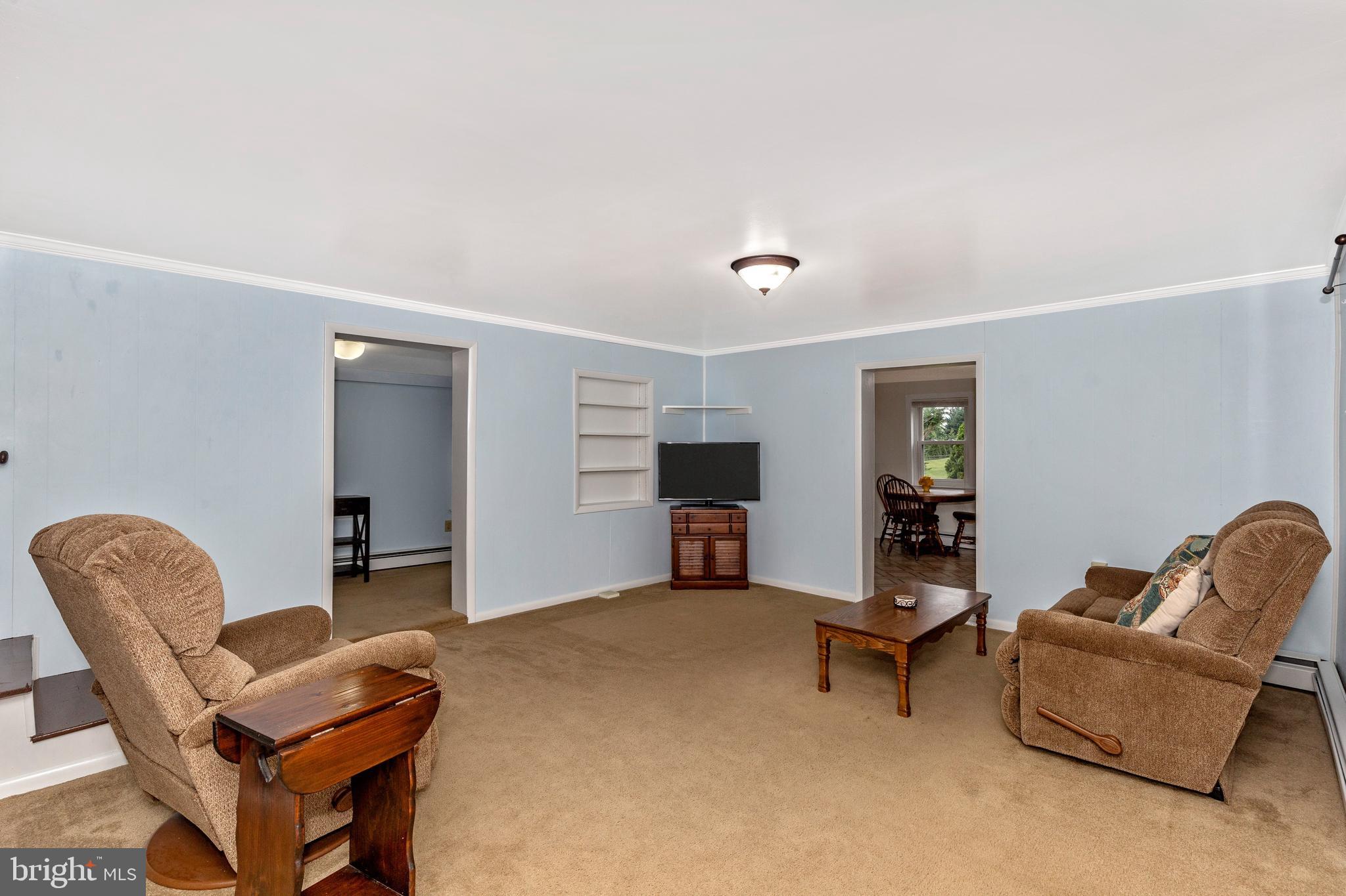 14627 Roddy Road Thurmont, MD 21788 - Photo 7 of 57 Living Room