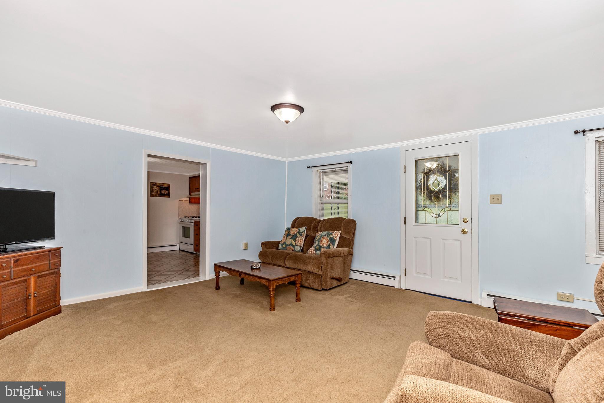 14627 Roddy Road Thurmont, MD 21788 - Photo 10 of 57 Living Room