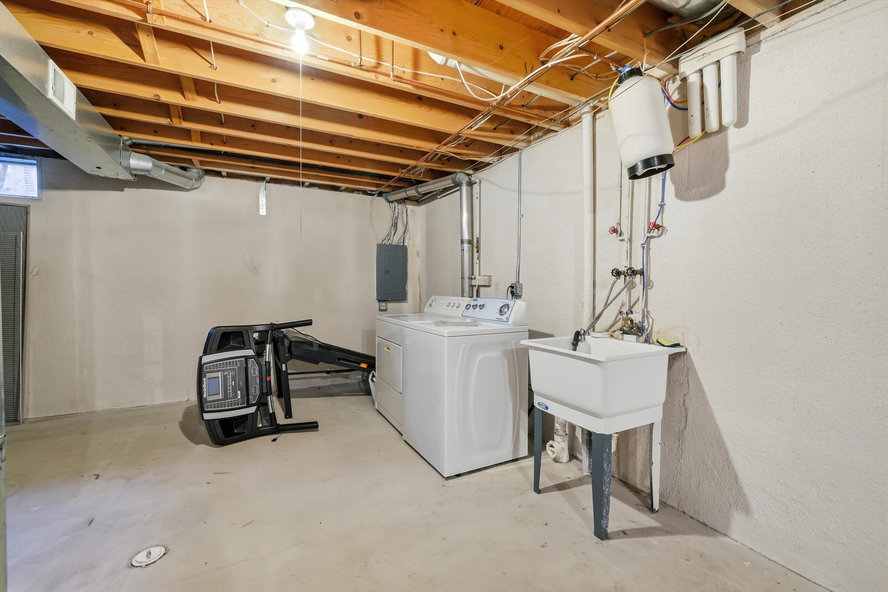 4957 Crooks Road Royal Oak, MI 48073 - Photo 17 of 25 24-5X7A5899