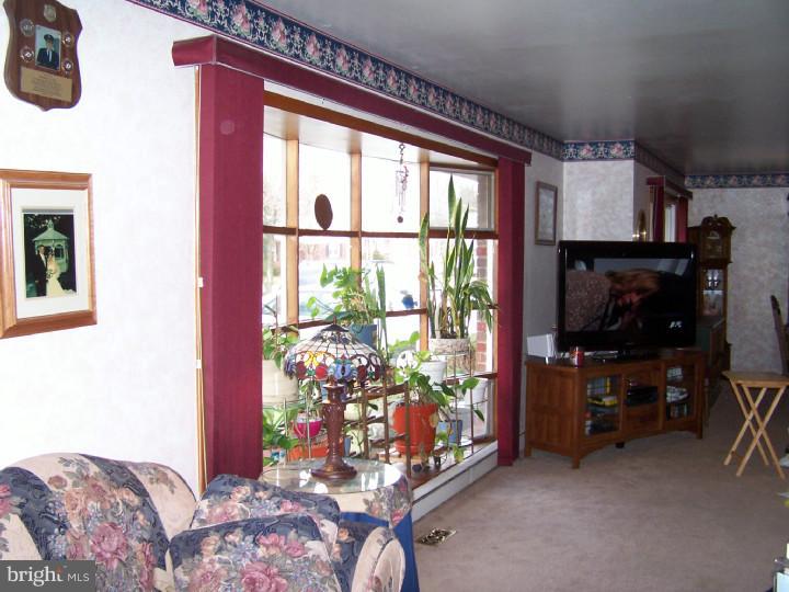 408 Princeton Road South Glassboro, NJ 08028 - Photo 14 of 18 Living Room