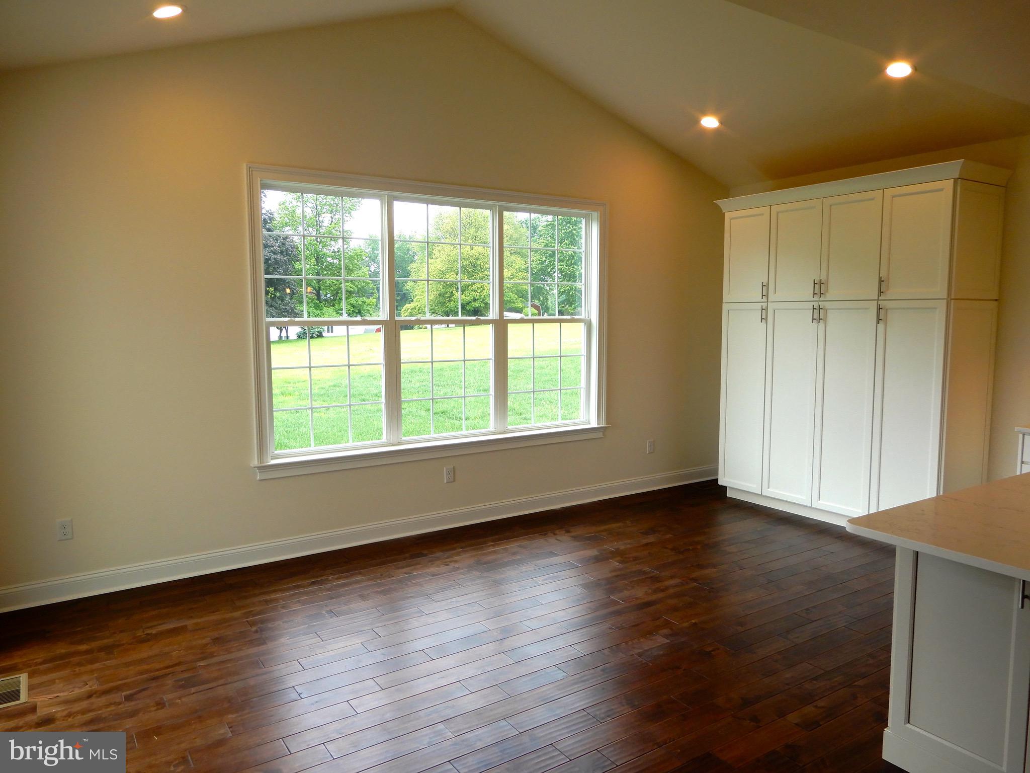 5 New Road Churchville, PA 18966 - Photo 8 of 33 Spacious Breakfast room
