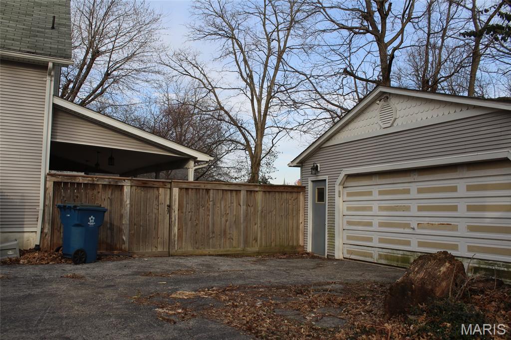 2315 Brown Street Alton, IL 62002 - Photo 4 of 39