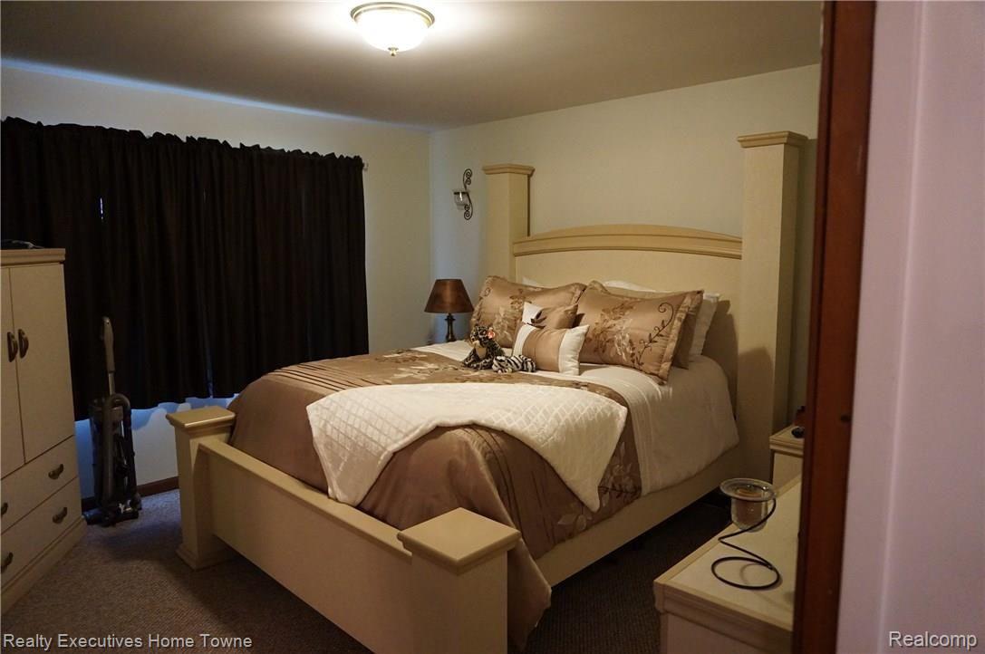 6910 Big Hand Road St. Clair, MI 48079 - Photo 9 of 12 DSC00585.JPG