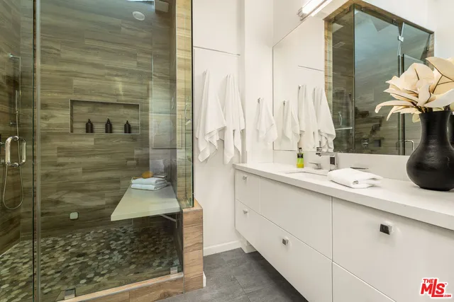 $1,395,000 | 630 Rose Avenue, Unit 5, Venice, CA 90291