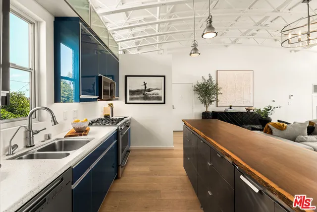 $1,395,000 | 630 Rose Avenue, Unit 5, Venice, CA 90291