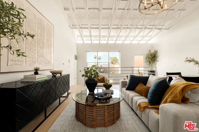 $1,395,000 | 630 Rose Avenue, Unit 5, Venice, CA 90291