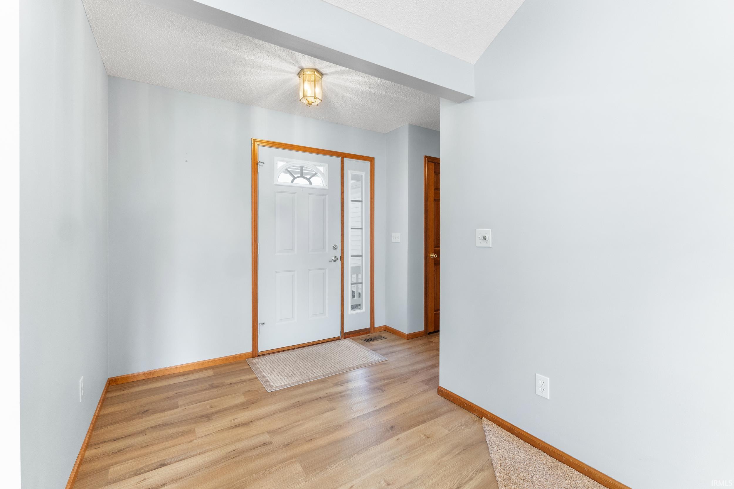 722 Boulder Cove Fort Wayne, IN 46845 - Photo 3 of 31