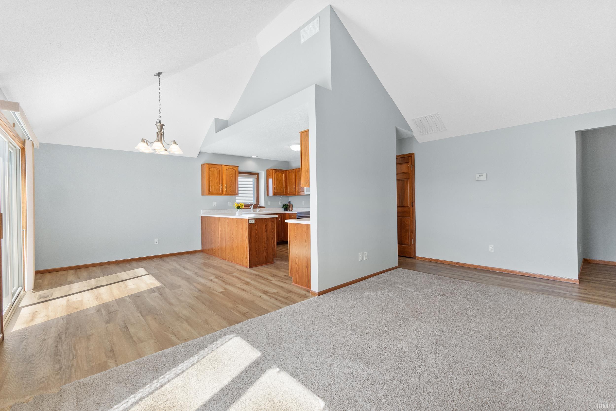 722 Boulder Cove Fort Wayne, IN 46845 - Photo 5 of 31