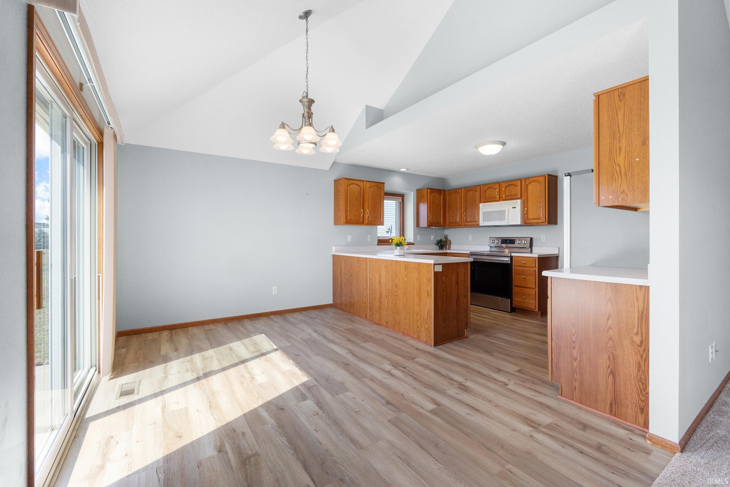 722 Boulder Cove Fort Wayne, IN 46845 - Photo 7 of 31