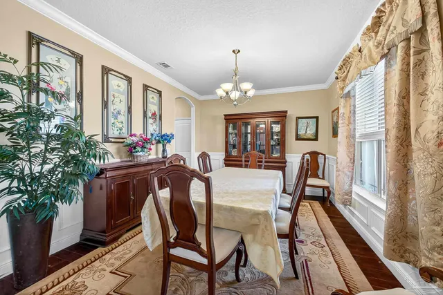 a view of a back yard