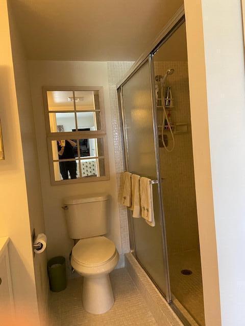2028 Newcastle B Boca Raton, FL 33434 - Photo 12 of 13 Bathroom