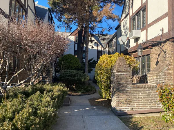 $2,200 | 16403 A 32nd Avenue, Unit 1 | Murray Hill - Flushing