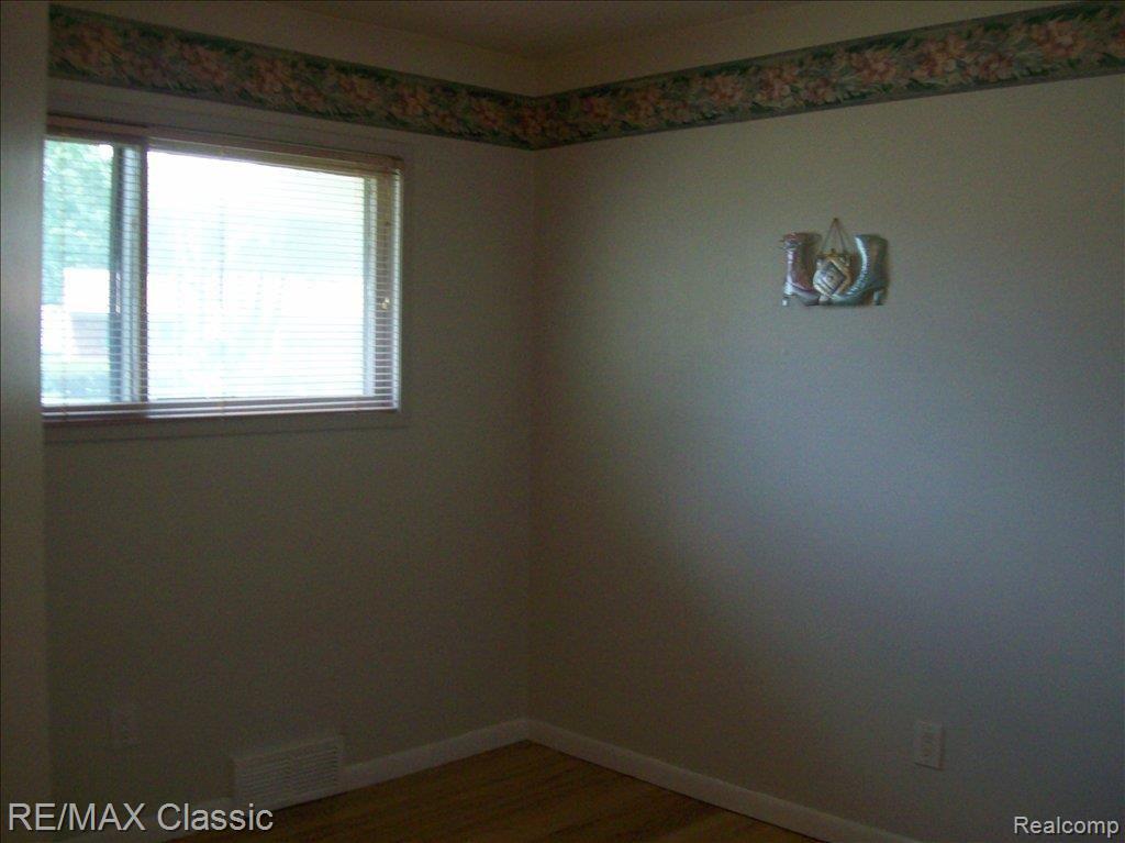 3544 Rome Avenue Warren, MI 48091 - Photo 11 of 15 Spare Bedroom