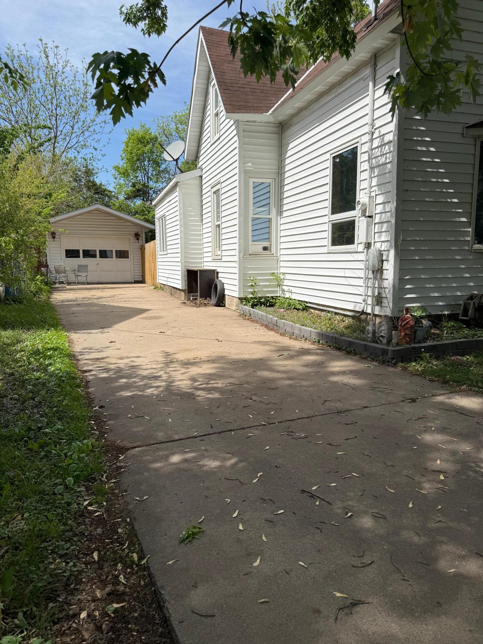 106 West 5th Street Cochrane, WI 54622 - Photo 2 of 5
