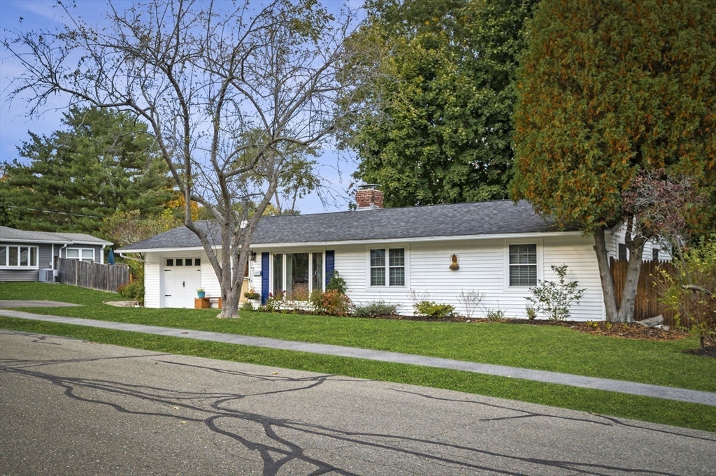 5 Gordon Road Beverly, MA 01915 - Photo 1 of 39 Gallery Image 1