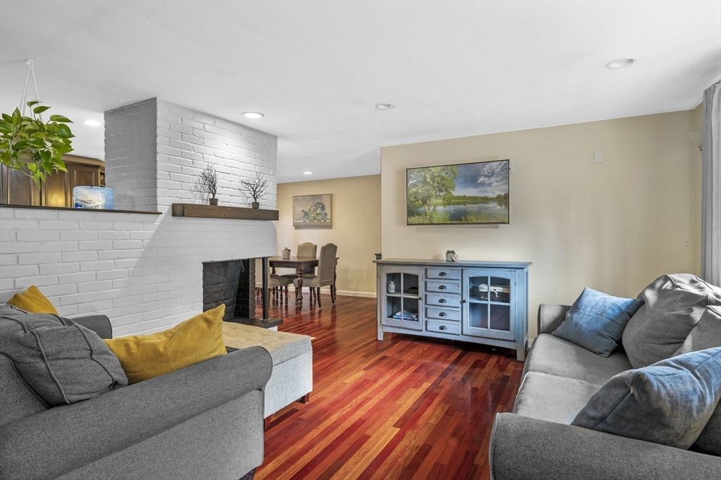 5 Gordon Road Beverly, MA 01915 - Photo 4 of 39 Gallery Image 4