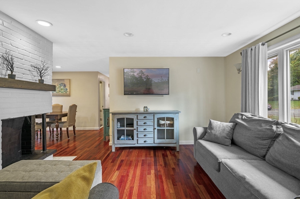 5 Gordon Road Beverly, MA 01915 - Photo 6 of 39 Gallery Image 6