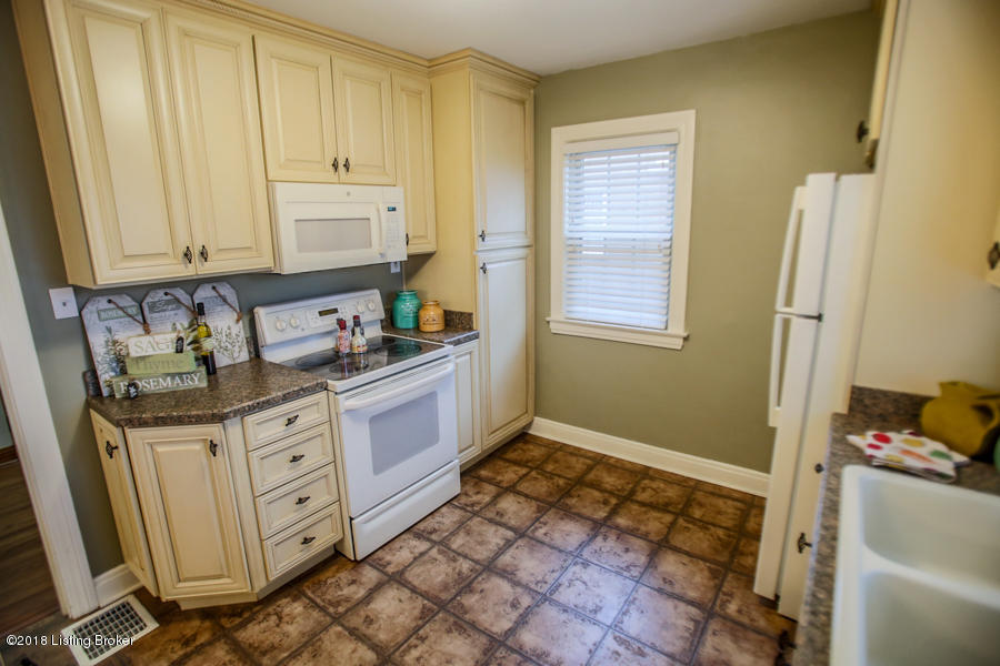 2202 Manchester Road Louisville, KY 40205 - Photo 11 of 29 New microwave as of 2017 and fabulous pantry!