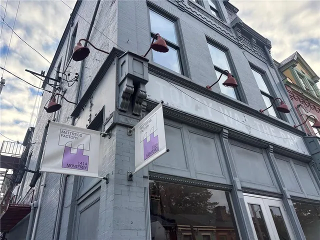 a view of an outdoor space