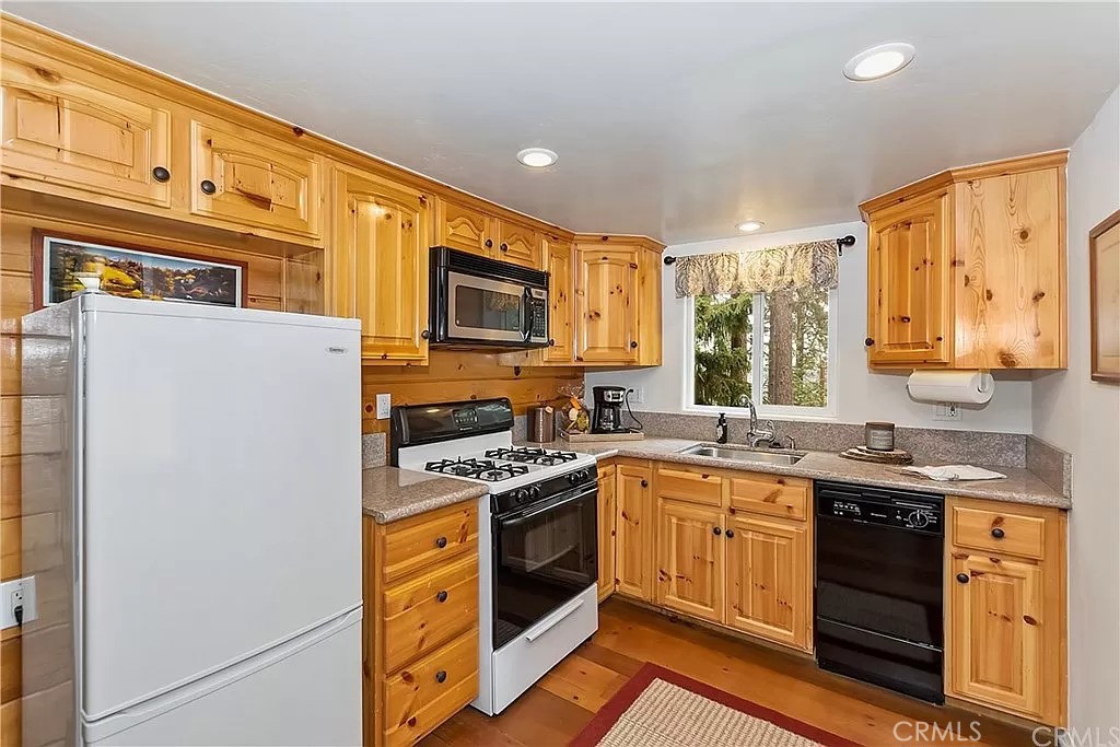 471 Willow Witch Road Cedarpines Park, CA 92322 - Photo 12 of 35