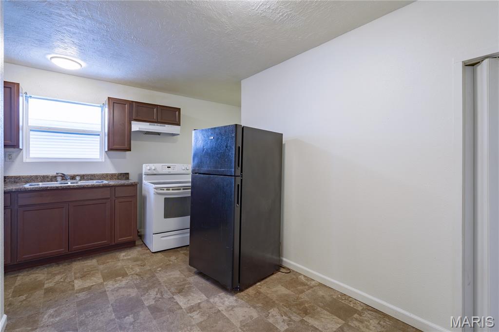 1845 Rhodes Street Madison, IL 62060 - Photo 17 of 27