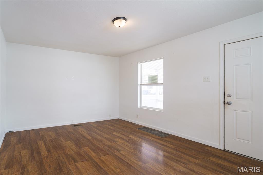 1845 Rhodes Street Madison, IL 62060 - Photo 7 of 27