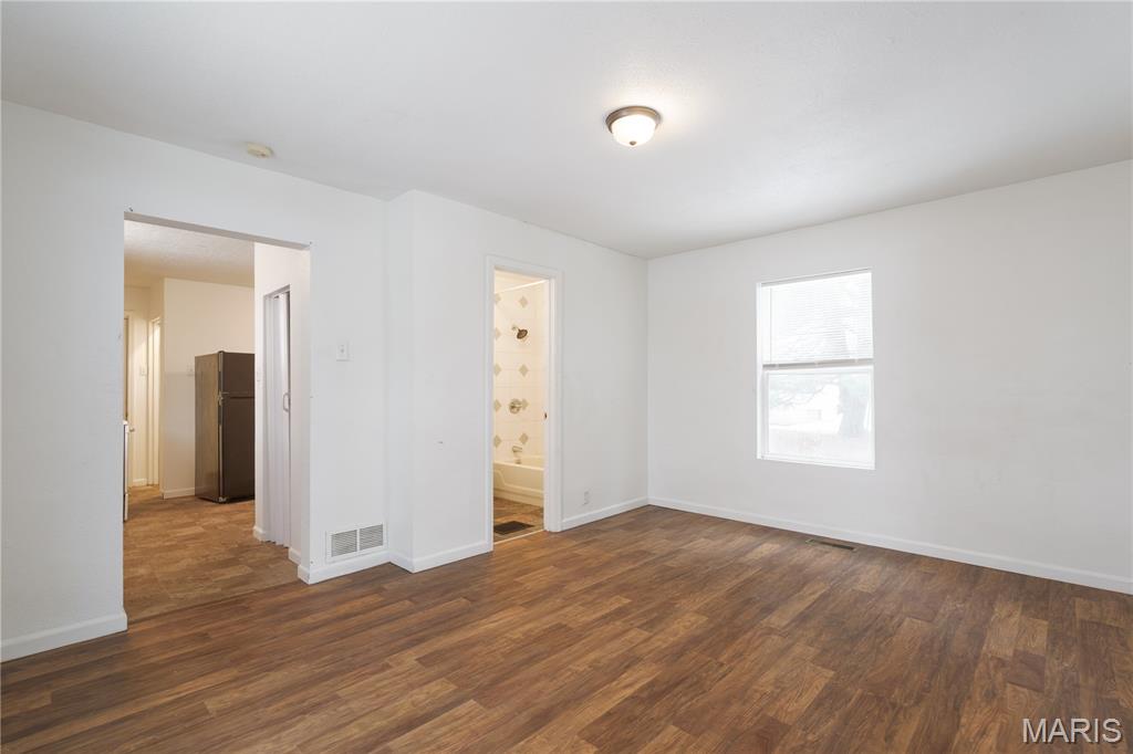 1845 Rhodes Street Madison, IL 62060 - Photo 10 of 27