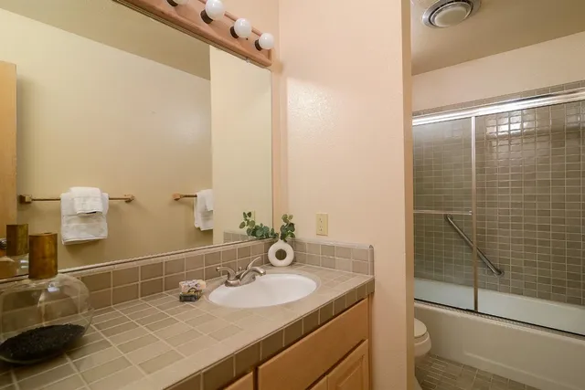 $899,000 | 44740 Garden Court, El Macero, CA 95618