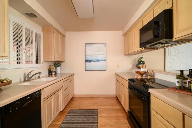 $899,000 | 44740 Garden Court, El Macero, CA 95618