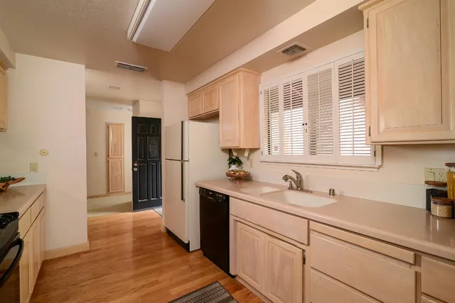 $899,000 | 44740 Garden Court, El Macero, CA 95618