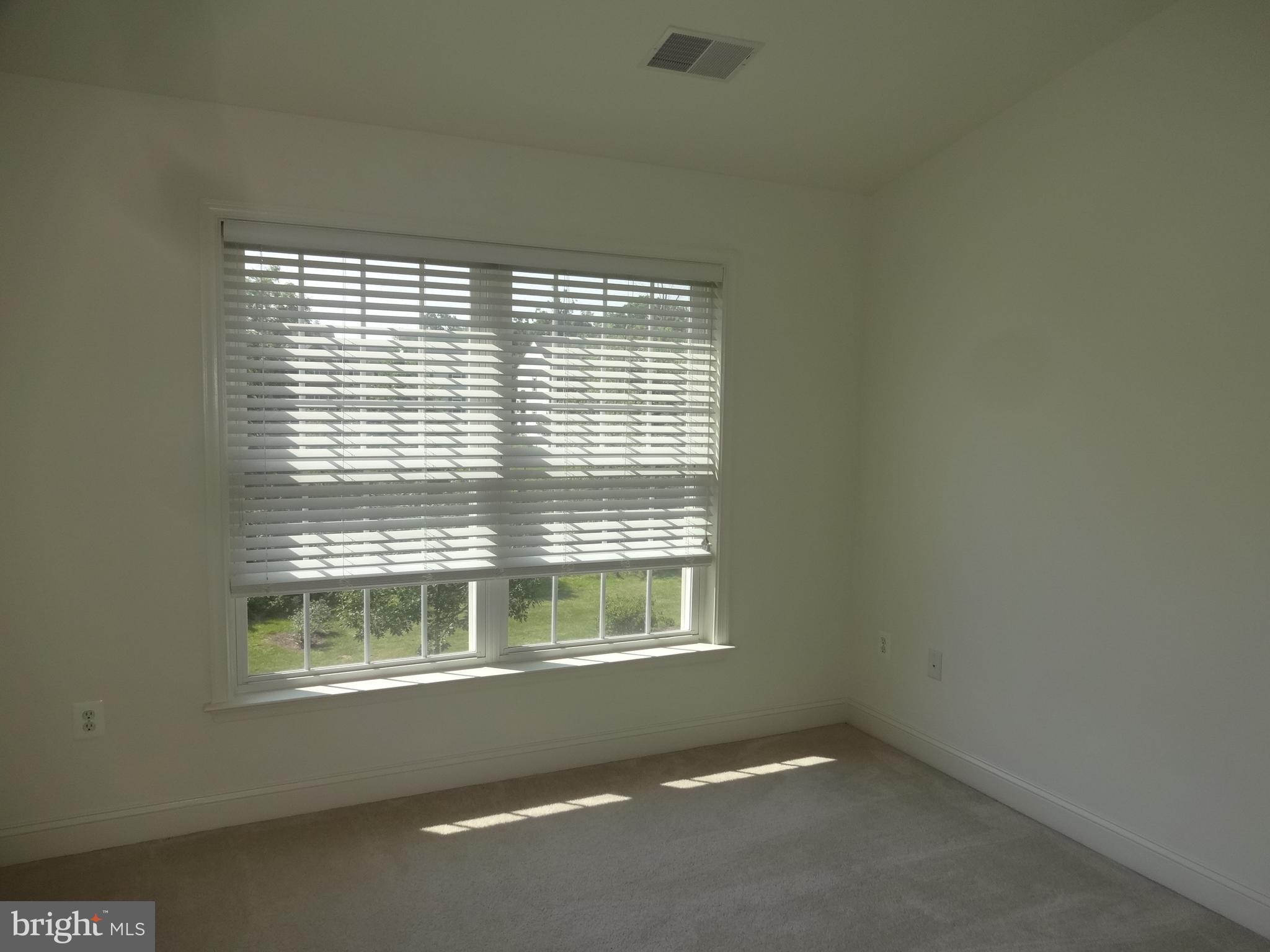 25860 Commons Square Chantilly, VA 20152 - Photo 9 of 11 Bedroom