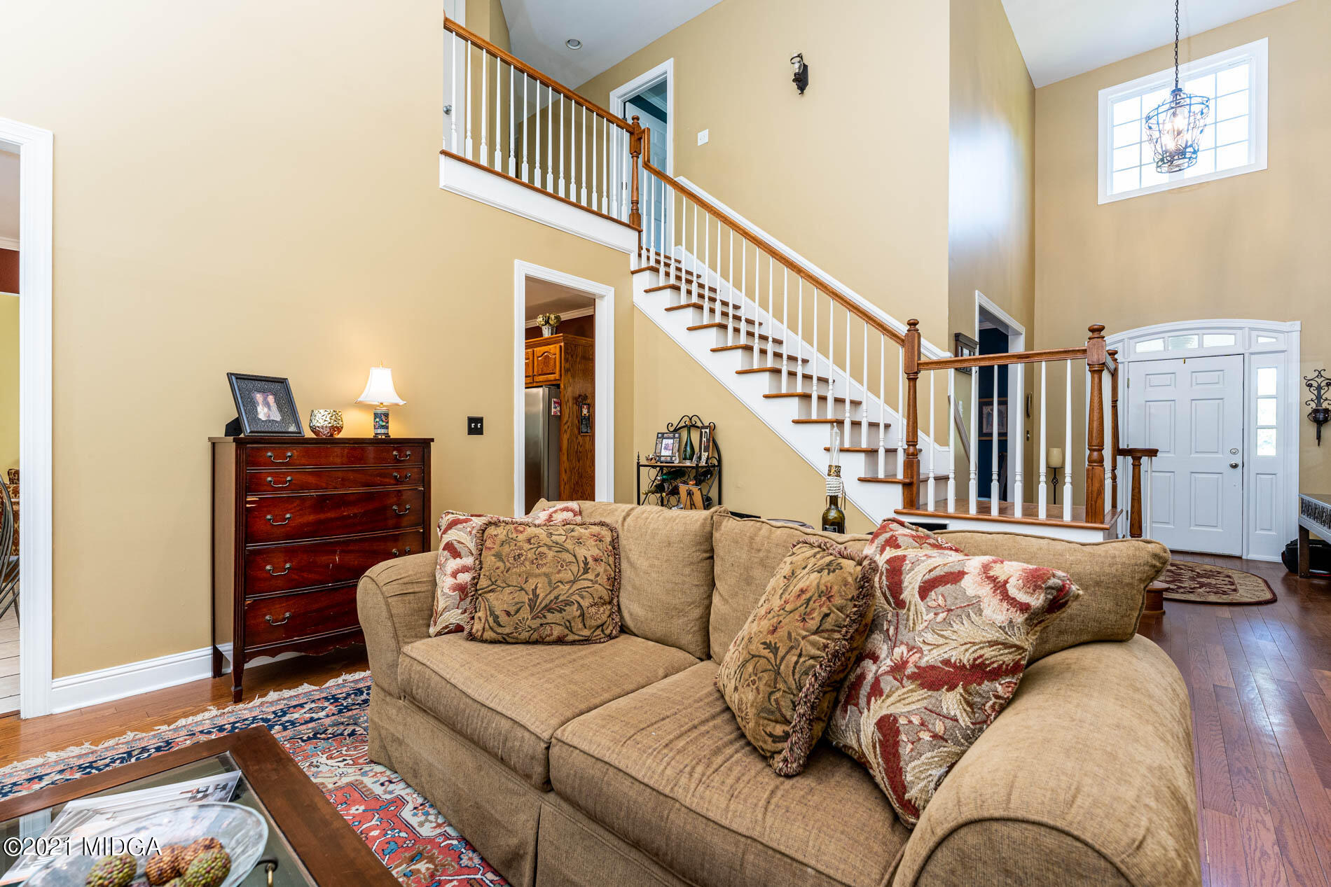 3368 Tidwell Road Lizella, GA 31052 - Photo 22 of 43 a living room with furniture