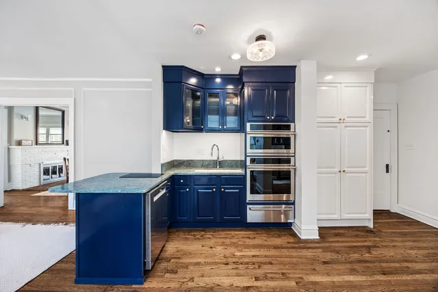 $2,735,000 | 527 Warwick Road, Kenilworth, IL 60043