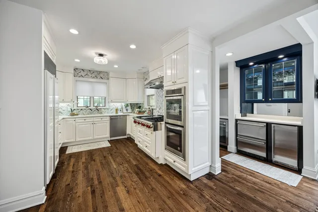 $2,735,000 | 527 Warwick Road, Kenilworth, IL 60043