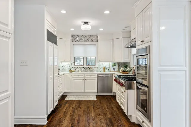 $2,735,000 | 527 Warwick Road, Kenilworth, IL 60043