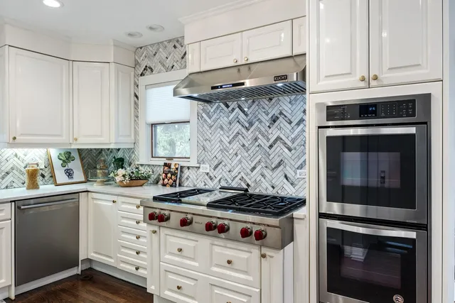 $2,735,000 | 527 Warwick Road, Kenilworth, IL 60043