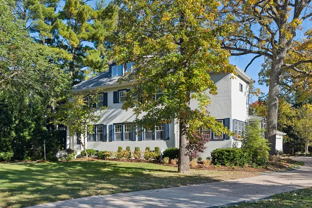 $2,735,000 | 527 Warwick Road, Kenilworth, IL 60043