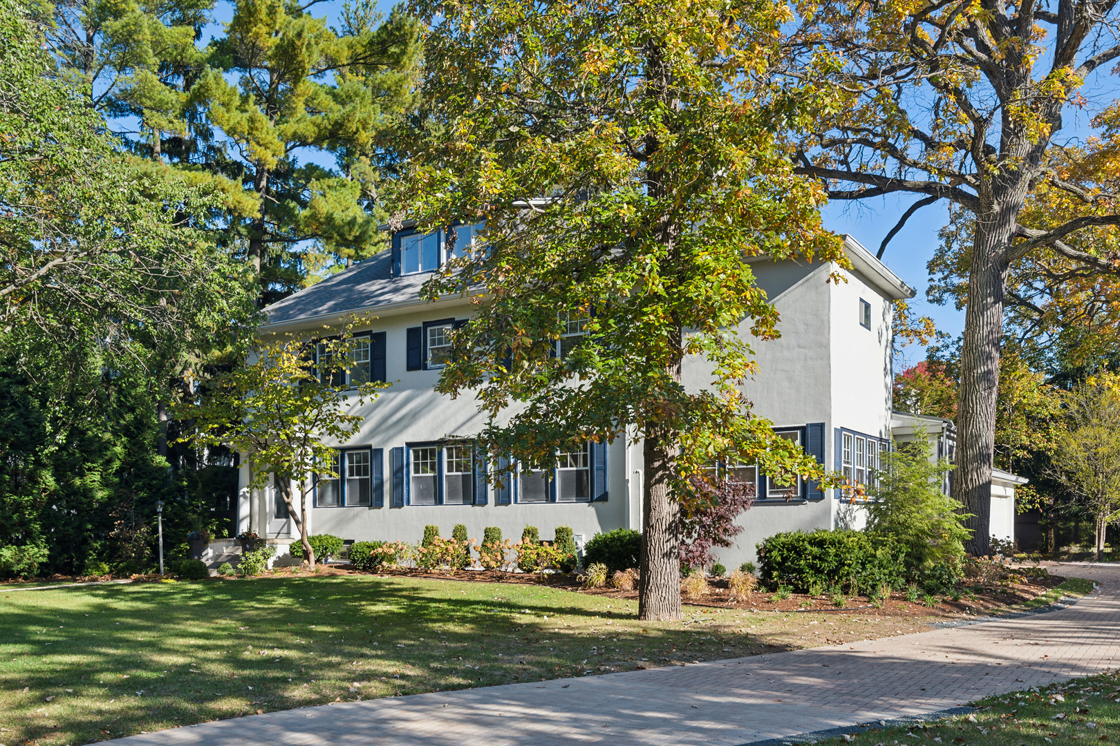 527 Warwick Road Kenilworth, IL 60043 - Photo 2 of 57