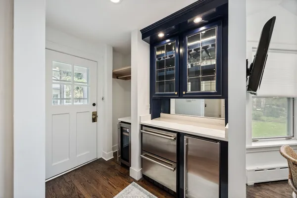 $2,699,000 | 527 Warwick Road, Kenilworth, IL 60043