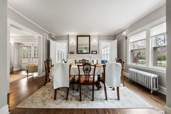 $2,699,000 | 527 Warwick Road, Kenilworth, IL 60043