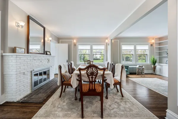 $2,699,000 | 527 Warwick Road, Kenilworth, IL 60043