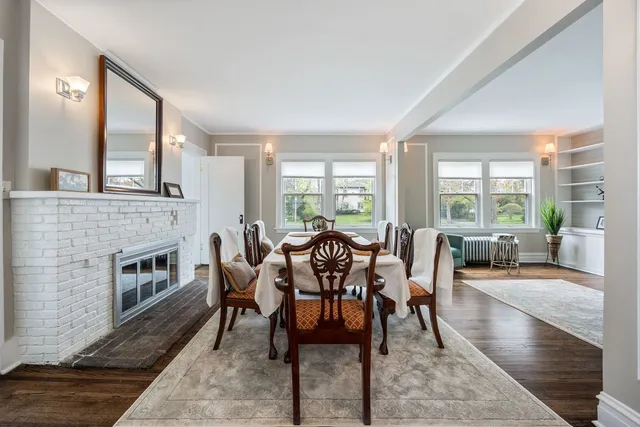 $2,735,000 | 527 Warwick Road, Kenilworth, IL 60043