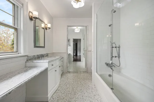 $2,735,000 | 527 Warwick Road, Kenilworth, IL 60043