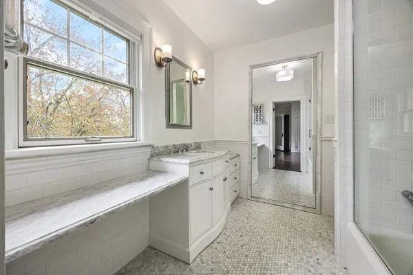 $2,699,000 | 527 Warwick Road, Kenilworth, IL 60043