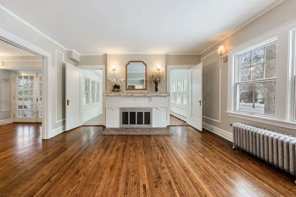 $2,699,000 | 527 Warwick Road, Kenilworth, IL 60043
