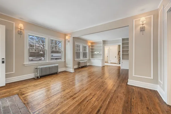 $2,699,000 | 527 Warwick Road, Kenilworth, IL 60043